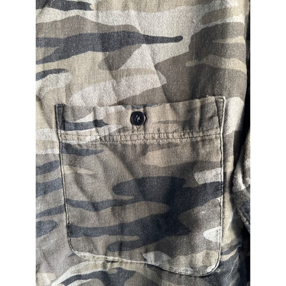 Sanctuary Camo Roll Tab Sleeve Boyfriend Shirt Button Up Womens Size M - Picture 2 of 8